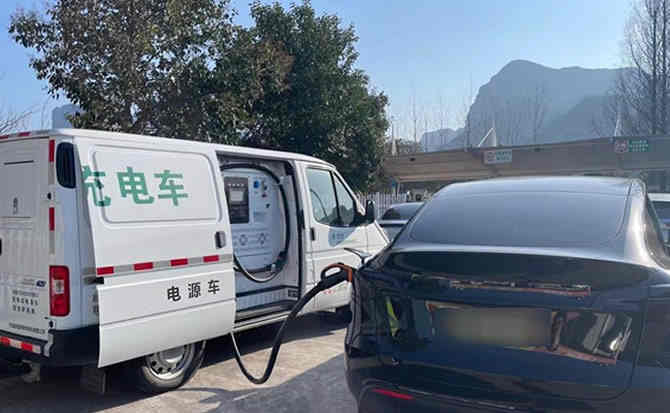 岳普湖汽车搭电