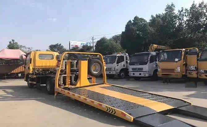 岳普湖汽车中途维修案例